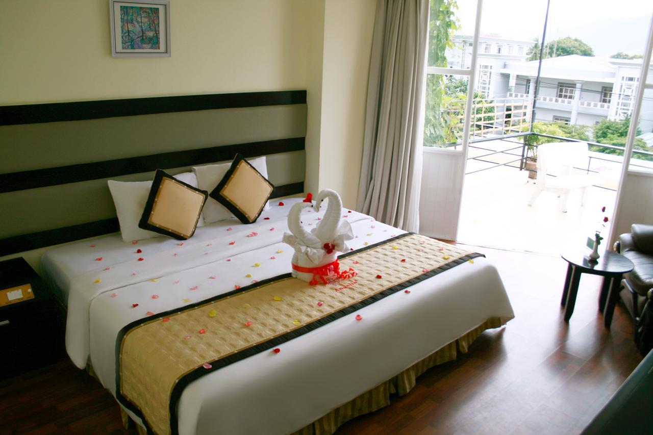 Angella Hotel На Транг Екстериор снимка